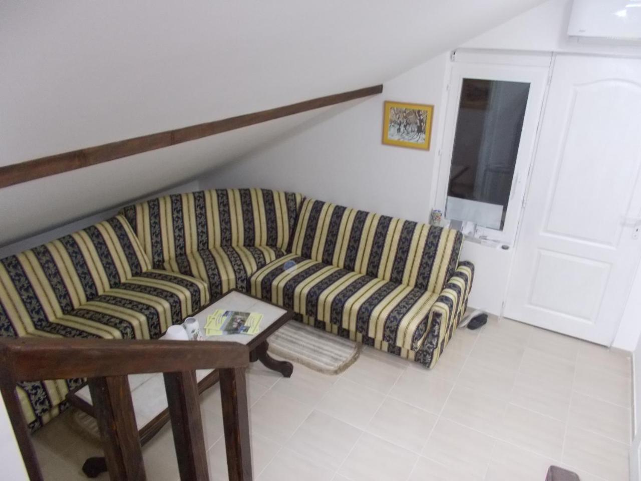 Apartman Vrdnicak Vrdnik Exterior photo