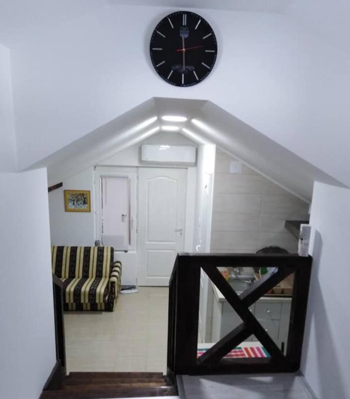 Apartman Vrdnicak Vrdnik Exterior photo